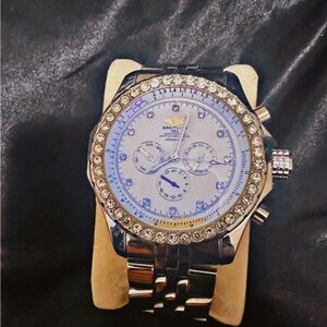 Breitling Silver Luxury Watch with Diamond Bezel